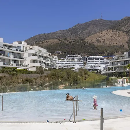 Apartment Exlusive With Garden In Higueron Fuengirola